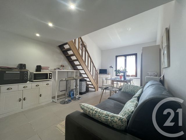 Appartement F1 à vendre - 1 pièce - 29,70 m2 - Le Plan De La Tour - 83 - PROVENCE-ALPES-COTE-D-AZUR