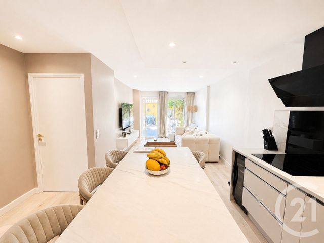 Appartement F4 &agrave; vendre - 4 pi&egrave;ces - 77 m2 - Cogolin - 83 - PROVENCE-ALPES-COTE-D-AZUR