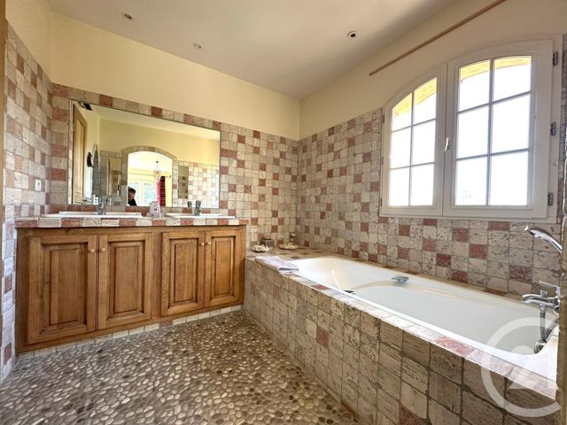 Maison à vendre - 6 pièces - 250 m2 - Cogolin - 83 - PROVENCE-ALPES-COTE-D-AZUR