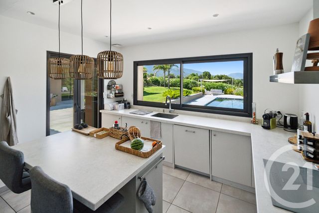 Maison à vendre - 5 pièces - 184,20 m2 - Cogolin - 83 - PROVENCE-ALPES-COTE-D-AZUR