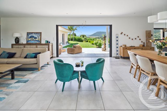 Maison à vendre - 5 pièces - 184,20 m2 - Cogolin - 83 - PROVENCE-ALPES-COTE-D-AZUR