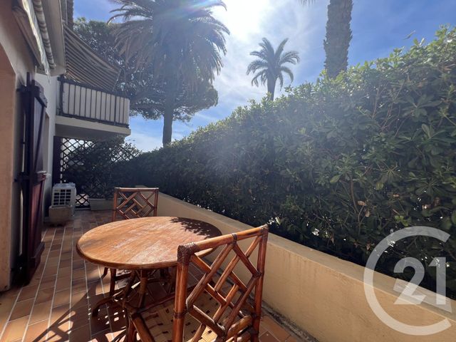 Appartement F2 à vendre - 2 pièces - 43 m2 - Ste Maxime - 83 - PROVENCE-ALPES-COTE-D-AZUR