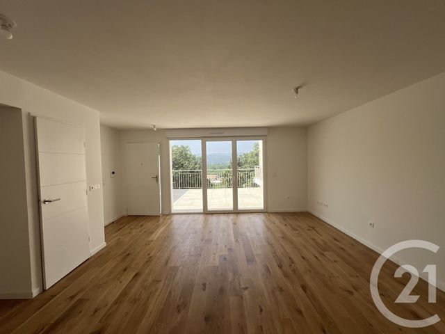 Appartement T3 à vendre - 3 pièces - 63,76 m2 - Cogolin - 83 - PROVENCE-ALPES-COTE-D-AZUR