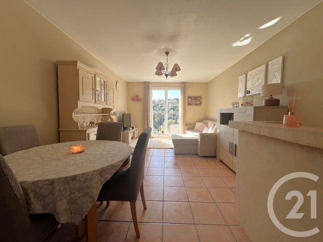 Appartement F4 &agrave; vendre - 4 pi&egrave;ces - 82 m2 - Grimaud - 83 - PROVENCE-ALPES-COTE-D-AZUR