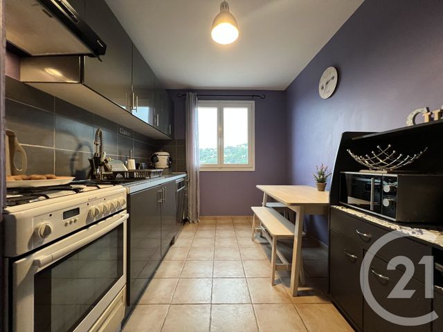 Appartement F4 &agrave; vendre - 4 pi&egrave;ces - 82 m2 - Grimaud - 83 - PROVENCE-ALPES-COTE-D-AZUR