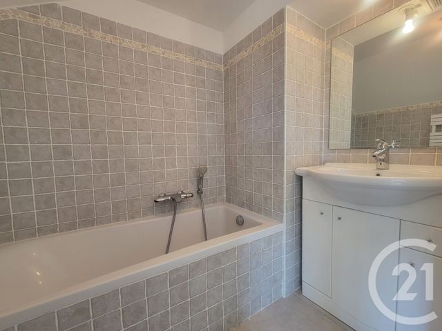 Appartement T3 &agrave; vendre - 3 pi&egrave;ces - 73,08 m2 - Grimaud - 83 - PROVENCE-ALPES-COTE-D-AZUR