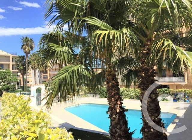 Appartement Studio &agrave; vendre - 1 pi&egrave;ce - 21 m2 - Ste Maxime - 83 - PROVENCE-ALPES-COTE-D-AZUR