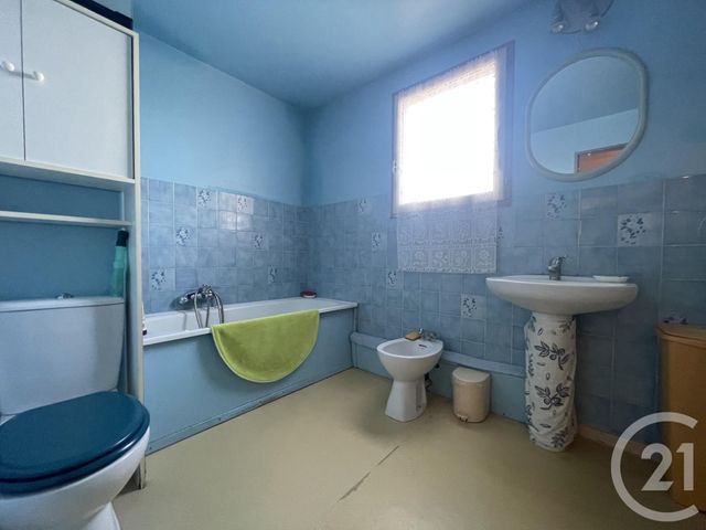 Afficher la photo en grand Appartement F3 à vendre - 3 pièces - 78,34 m2 - Cogolin - 83 - PROVENCE-ALPES-COTE-D-AZUR