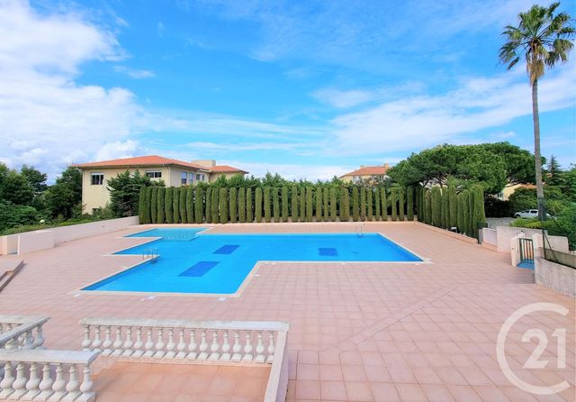 Appartement F3 à vendre - 3 pièces - 70 m2 - ST TROPEZ - 83 - PROVENCE-ALPES-COTE-D-AZUR Appartement F3 à vendre - 3 pièces - 70 m2 - ST TROPEZ - 83 - PROVENCE-ALPES-COTE-D-AZUR