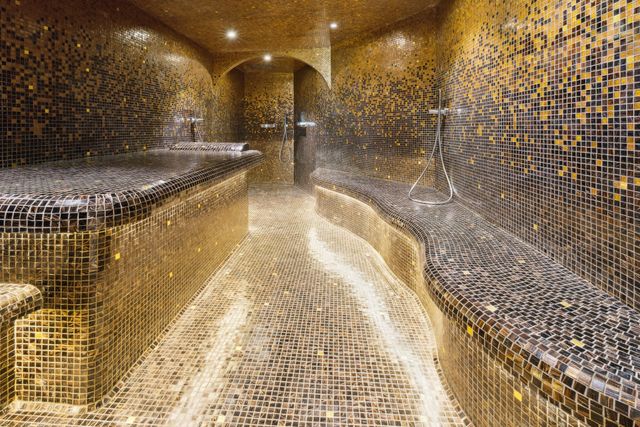 Maison à vendre - 15 pièces - 580 m2 - Grimaud - 83 - PROVENCE-ALPES-COTE-D-AZUR