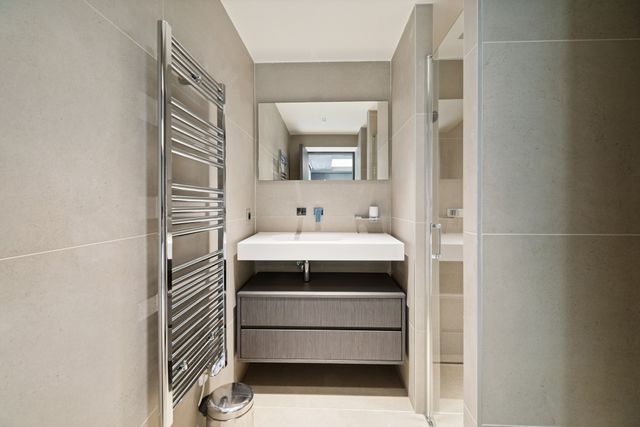 Maison à vendre - 15 pièces - 580 m2 - Grimaud - 83 - PROVENCE-ALPES-COTE-D-AZUR