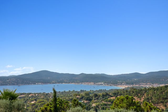 Maison à vendre - 15 pièces - 580 m2 - Grimaud - 83 - PROVENCE-ALPES-COTE-D-AZUR