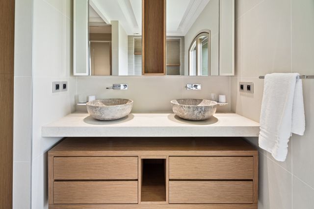 Maison à vendre - 15 pièces - 580 m2 - Grimaud - 83 - PROVENCE-ALPES-COTE-D-AZUR