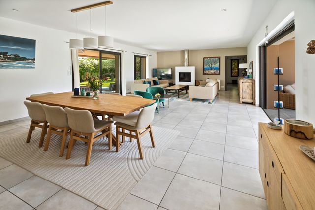 Maison à vendre - 5 pièces - 185 m2 - Cogolin - 83 - PROVENCE-ALPES-COTE-D-AZUR