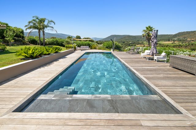 Maison à vendre - 5 pièces - 185 m2 - Cogolin - 83 - PROVENCE-ALPES-COTE-D-AZUR