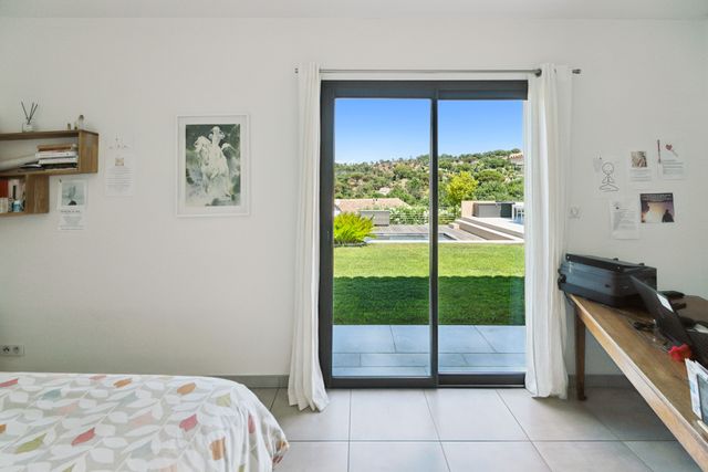 Maison à vendre - 5 pièces - 185 m2 - Cogolin - 83 - PROVENCE-ALPES-COTE-D-AZUR