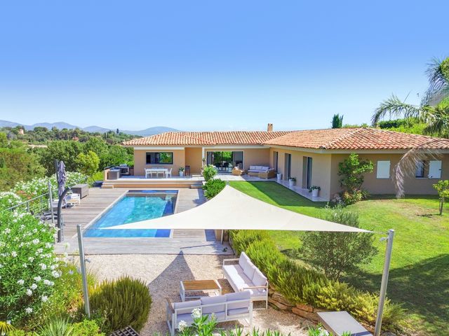 Maison à vendre - 5 pièces - 185 m2 - Cogolin - 83 - PROVENCE-ALPES-COTE-D-AZUR