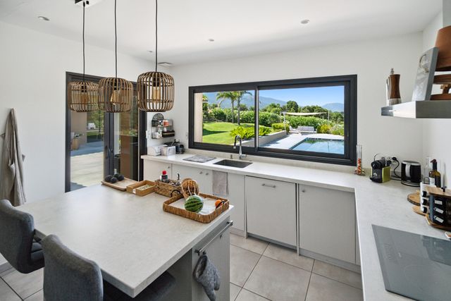 Maison à vendre - 5 pièces - 185 m2 - Cogolin - 83 - PROVENCE-ALPES-COTE-D-AZUR