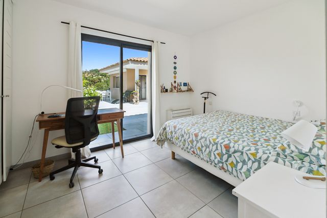 Maison à vendre - 5 pièces - 185 m2 - Cogolin - 83 - PROVENCE-ALPES-COTE-D-AZUR