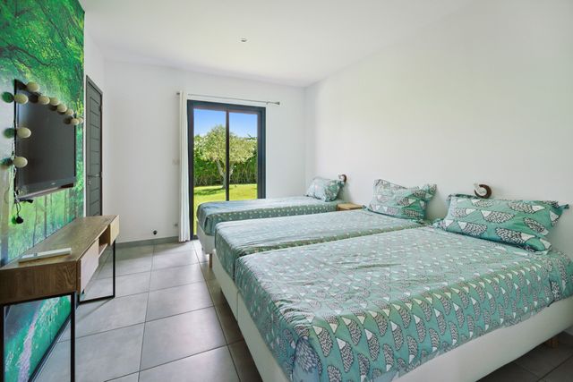 Maison à vendre - 5 pièces - 185 m2 - Cogolin - 83 - PROVENCE-ALPES-COTE-D-AZUR